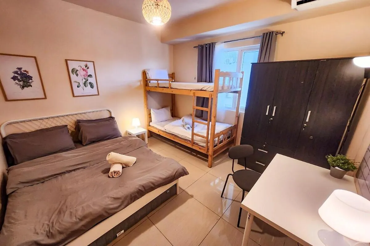 Lush 2Br 98Sqm Moa 200Mbps Netflix Xbox Printer Apartment Manila