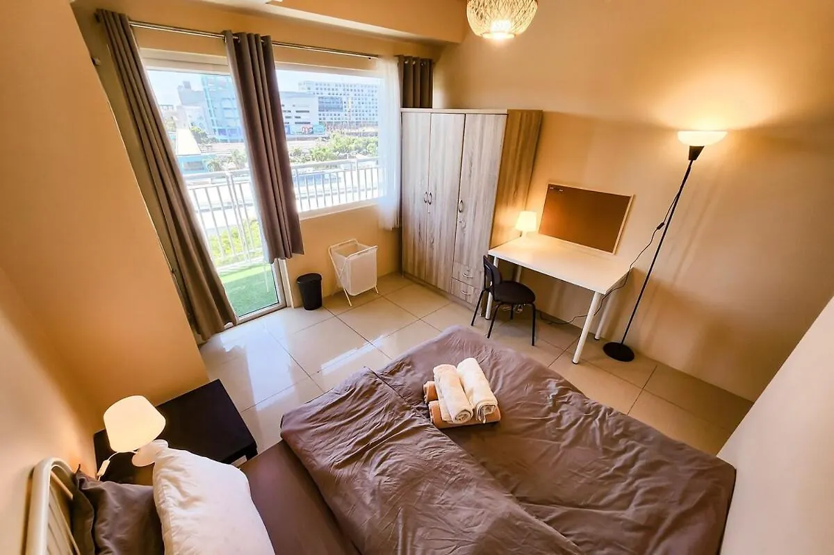 Lush 2Br 98Sqm Moa 200Mbps Netflix Xbox Printer Διαμέρισμα Μανίλα